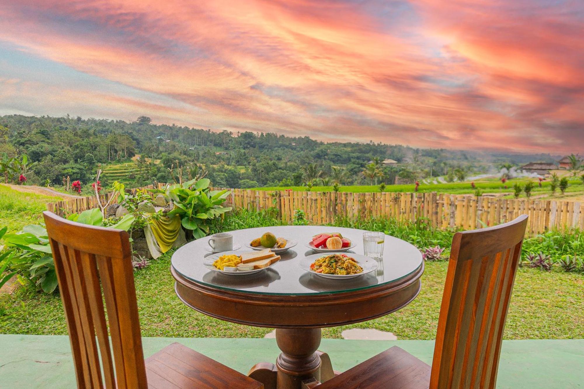 Santya Loka Lodge & Twin Waterfall Jatiluwih Bagian luar foto