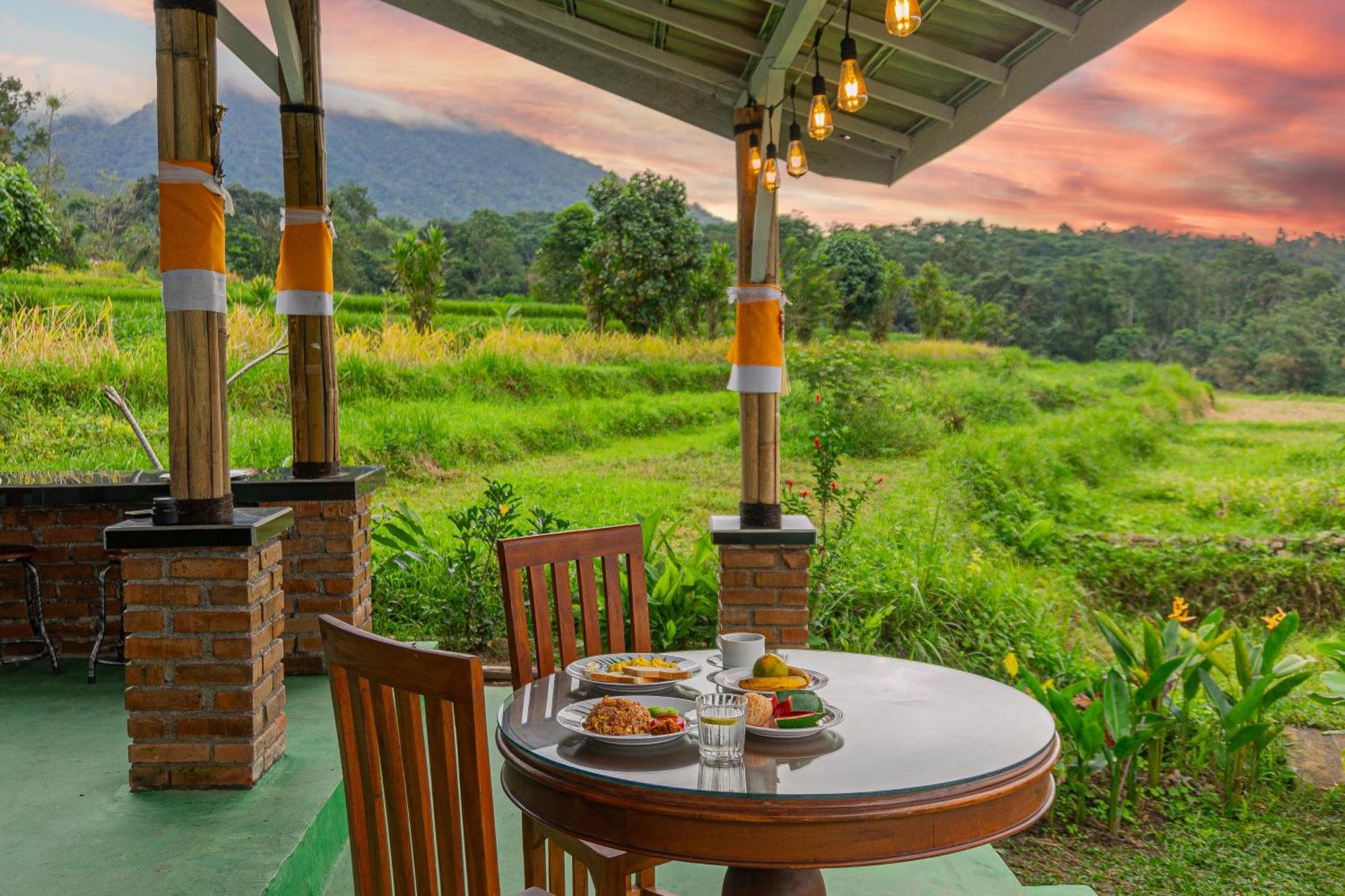 Santya Loka Lodge & Twin Waterfall Jatiluwih Bagian luar foto